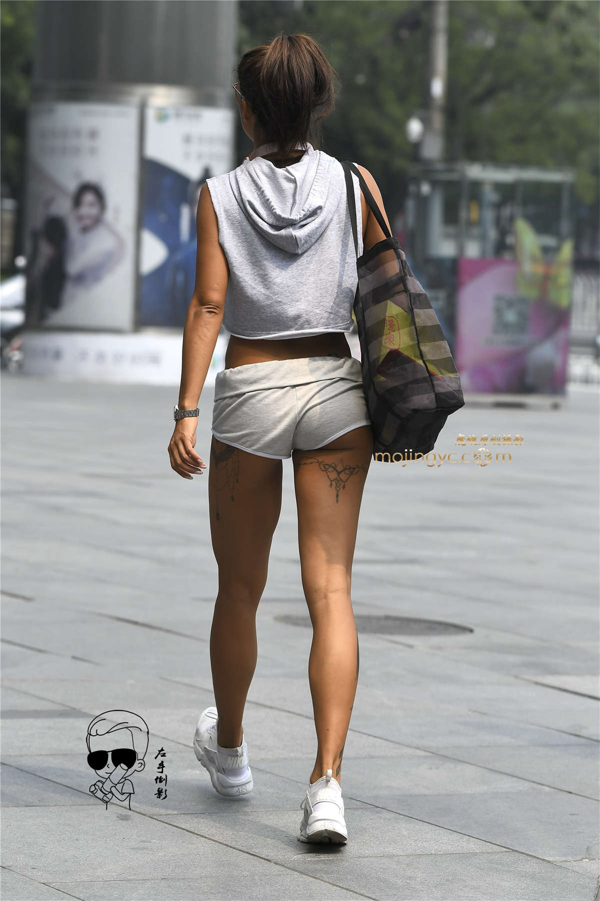 图片[2]-咖啡色美女热裤性感火辣-日更街拍