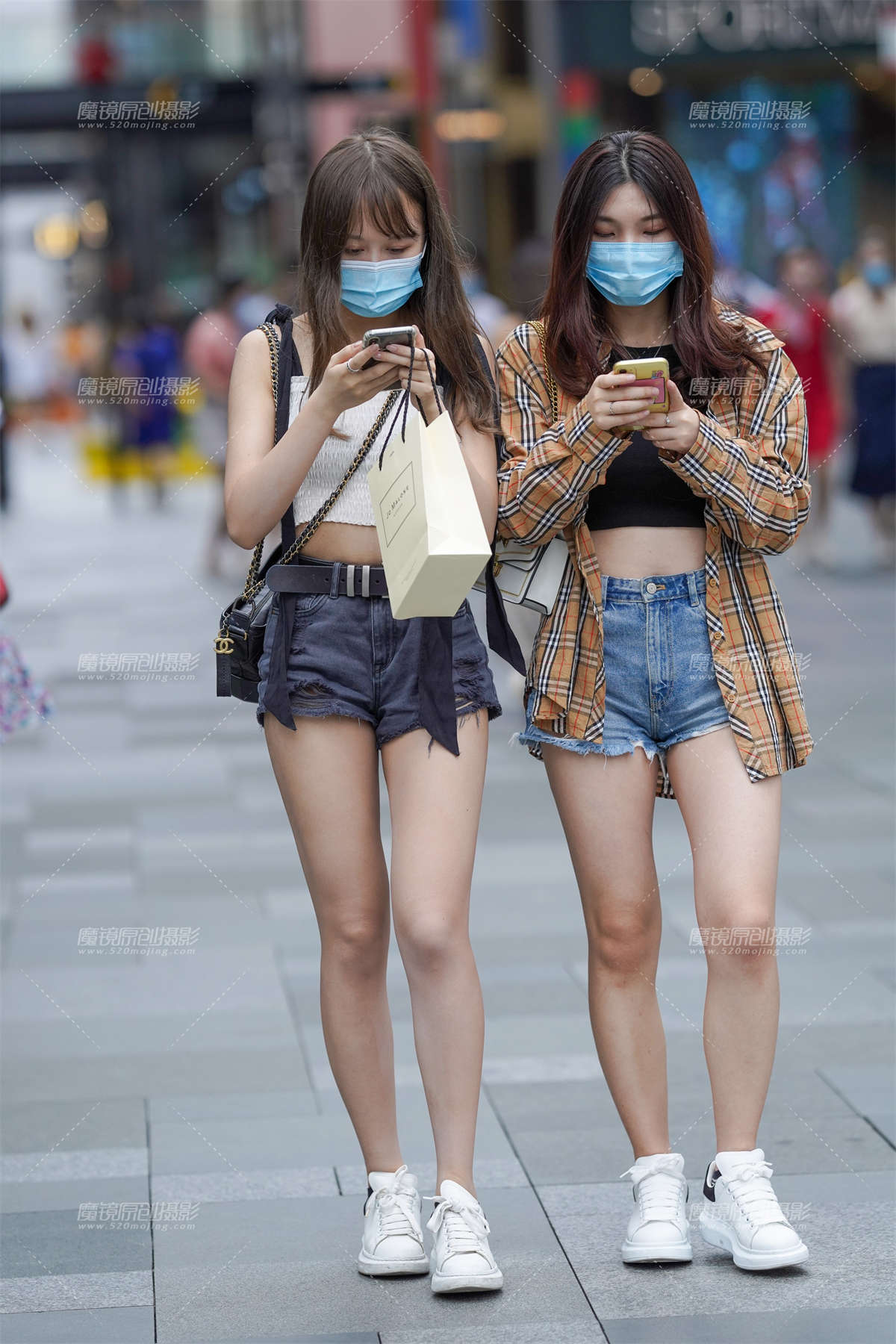 热裤女孩-日更街拍