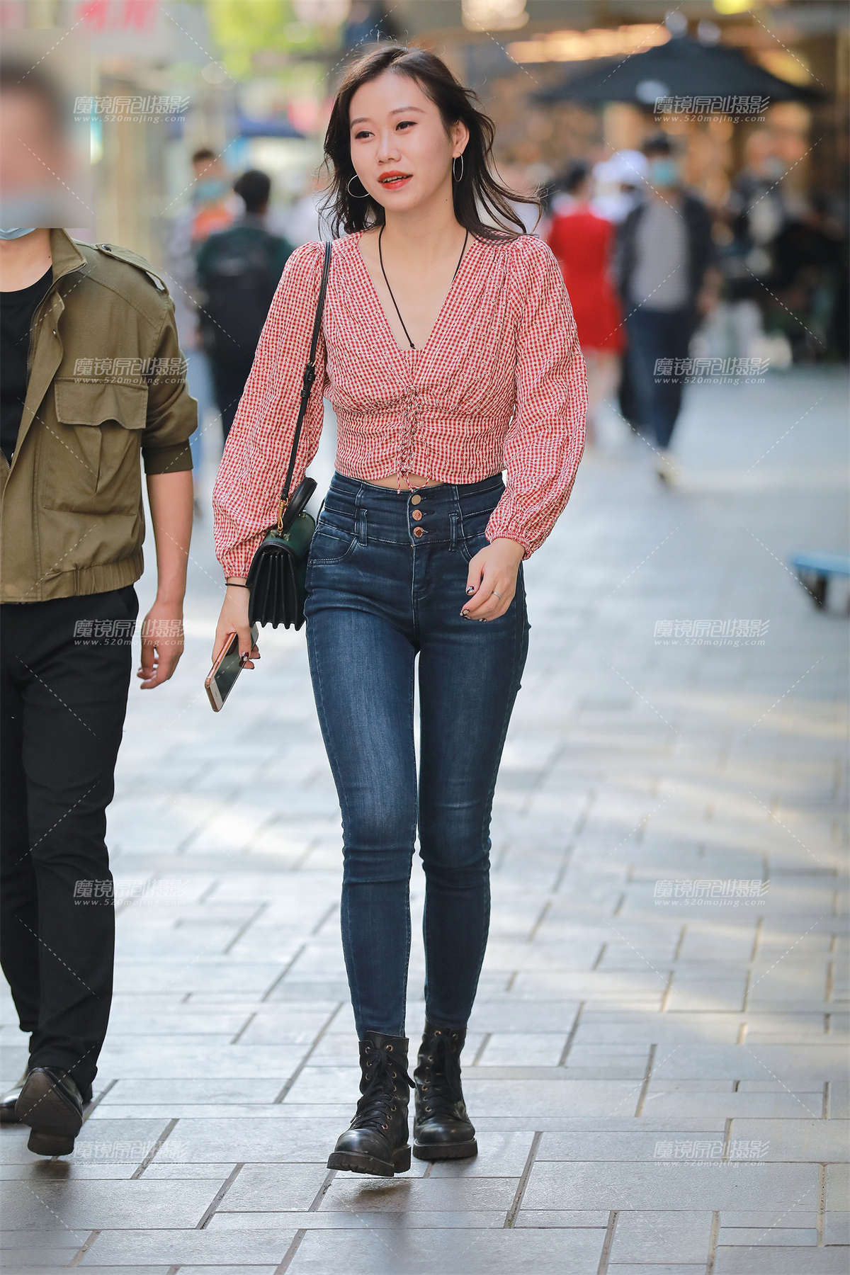 漂亮蓝牛女友-日更街拍