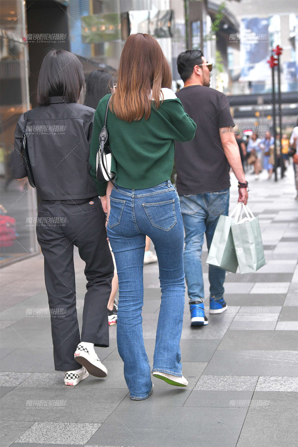 图片[2]-【视觉冲击赛贴】美胸，紧牛，小姐姐-日更街拍