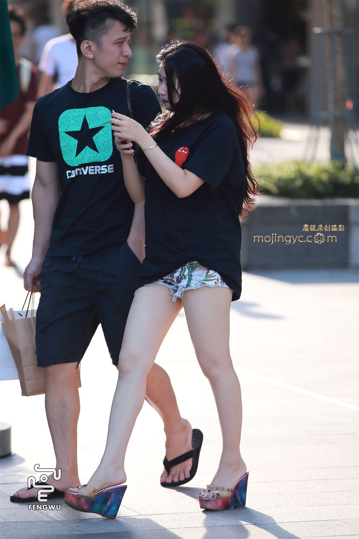 图片[2]-热裤，丰韵裸腿，厚底拖鞋-日更街拍