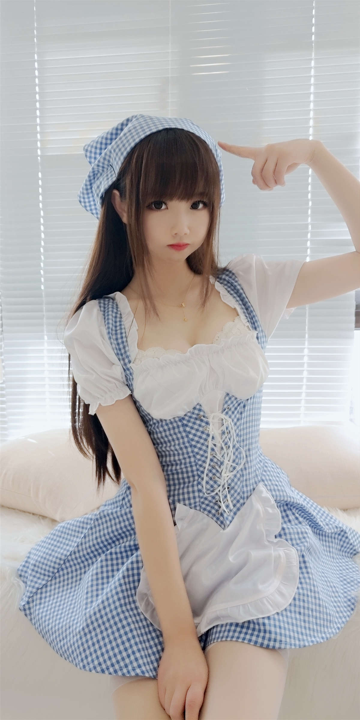 知名Coser-雪琪SAMA No.42 田园女仆-日更街拍