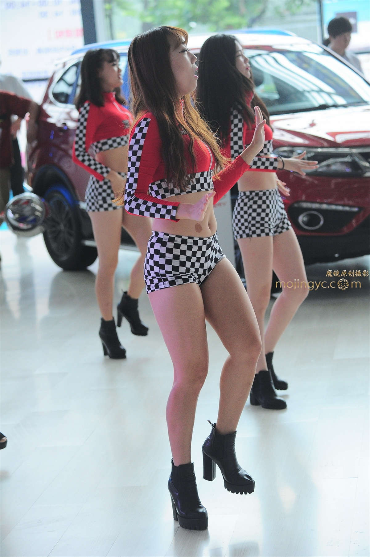 图片[2]-2016-07-16性感短裤翘臀舞妹53张-日更街拍