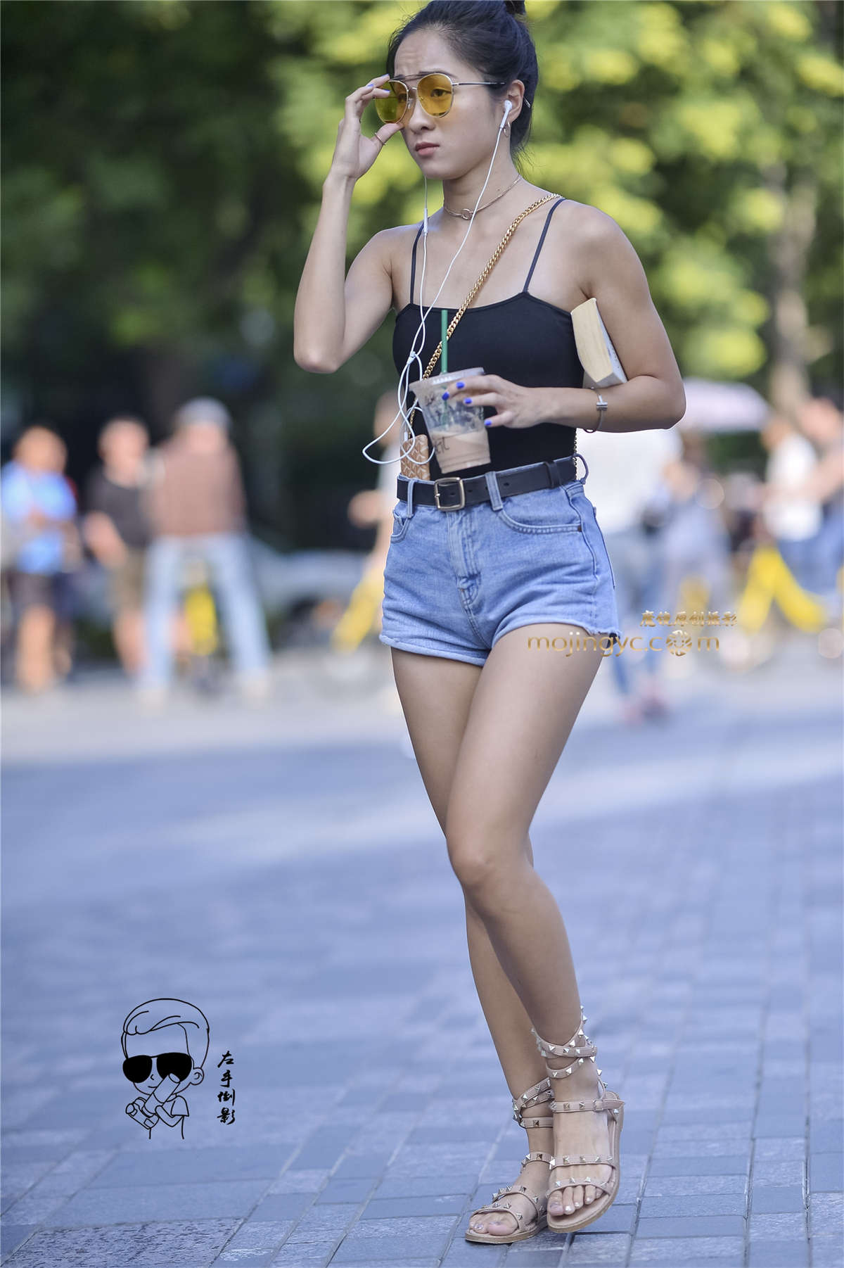 裸背热裤-日更街拍