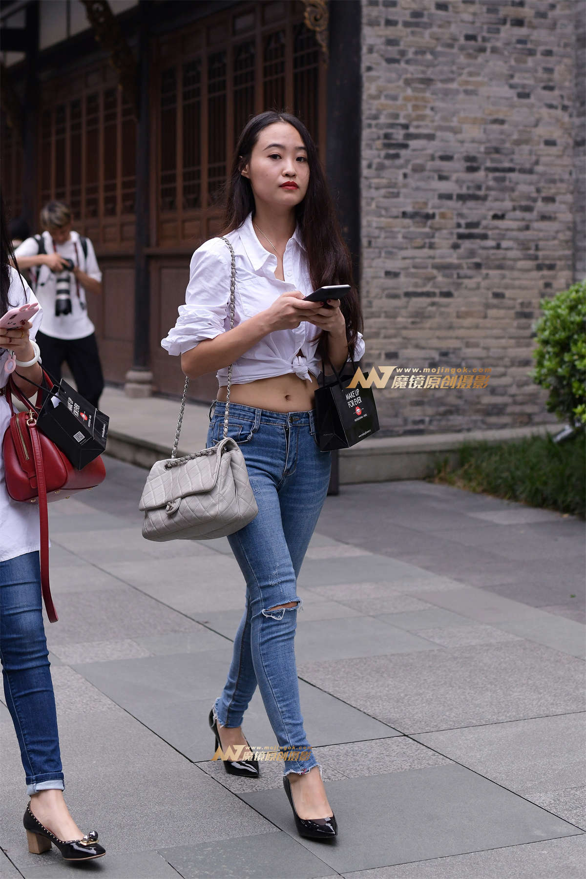 【街拍之魂赛帖】紧身蓝色牛仔裤-日更街拍