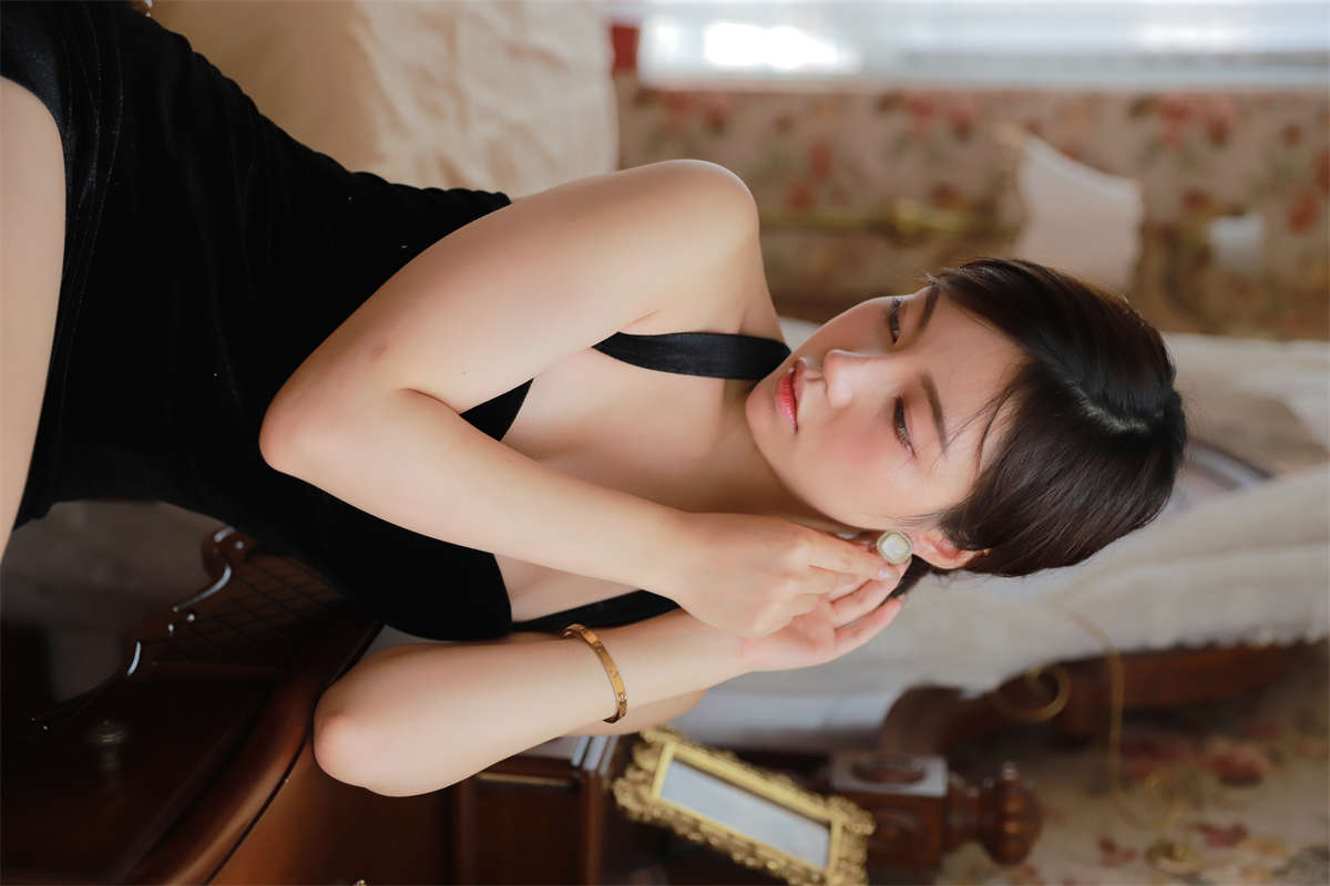 图片[2]-YITUYU艺图语 2021.12.22 黑色晚礼服 欣艾-日更街拍