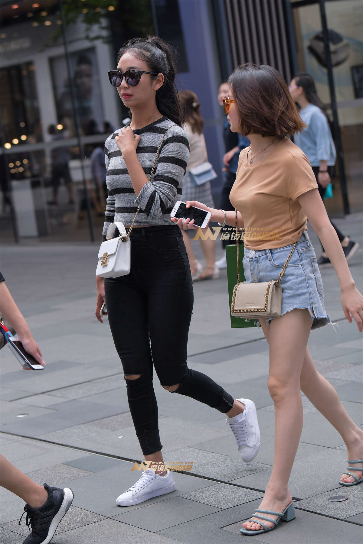 【街拍之魂赛帖】紧身牛仔黑裤-日更街拍