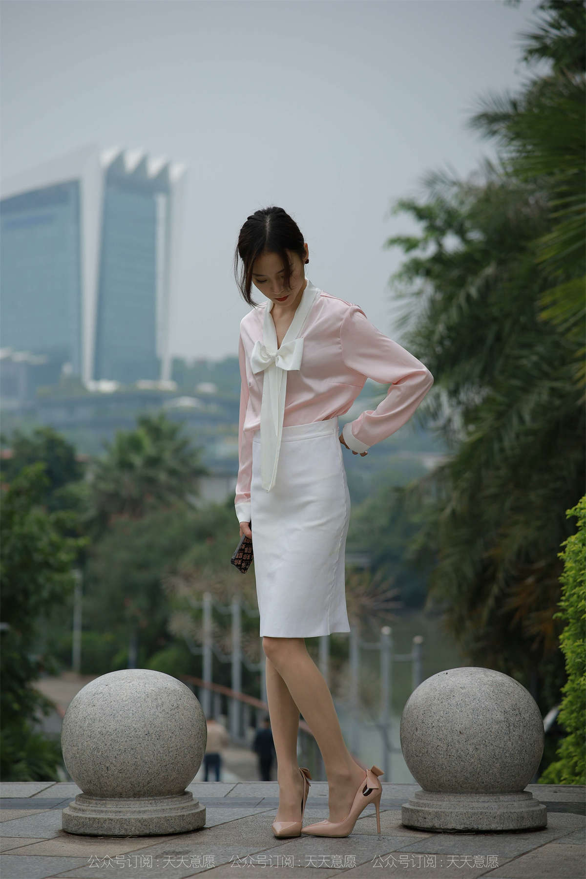 IESS异思趣向 2021.11.11 丝享家971：小六 城市丽人-日更街拍