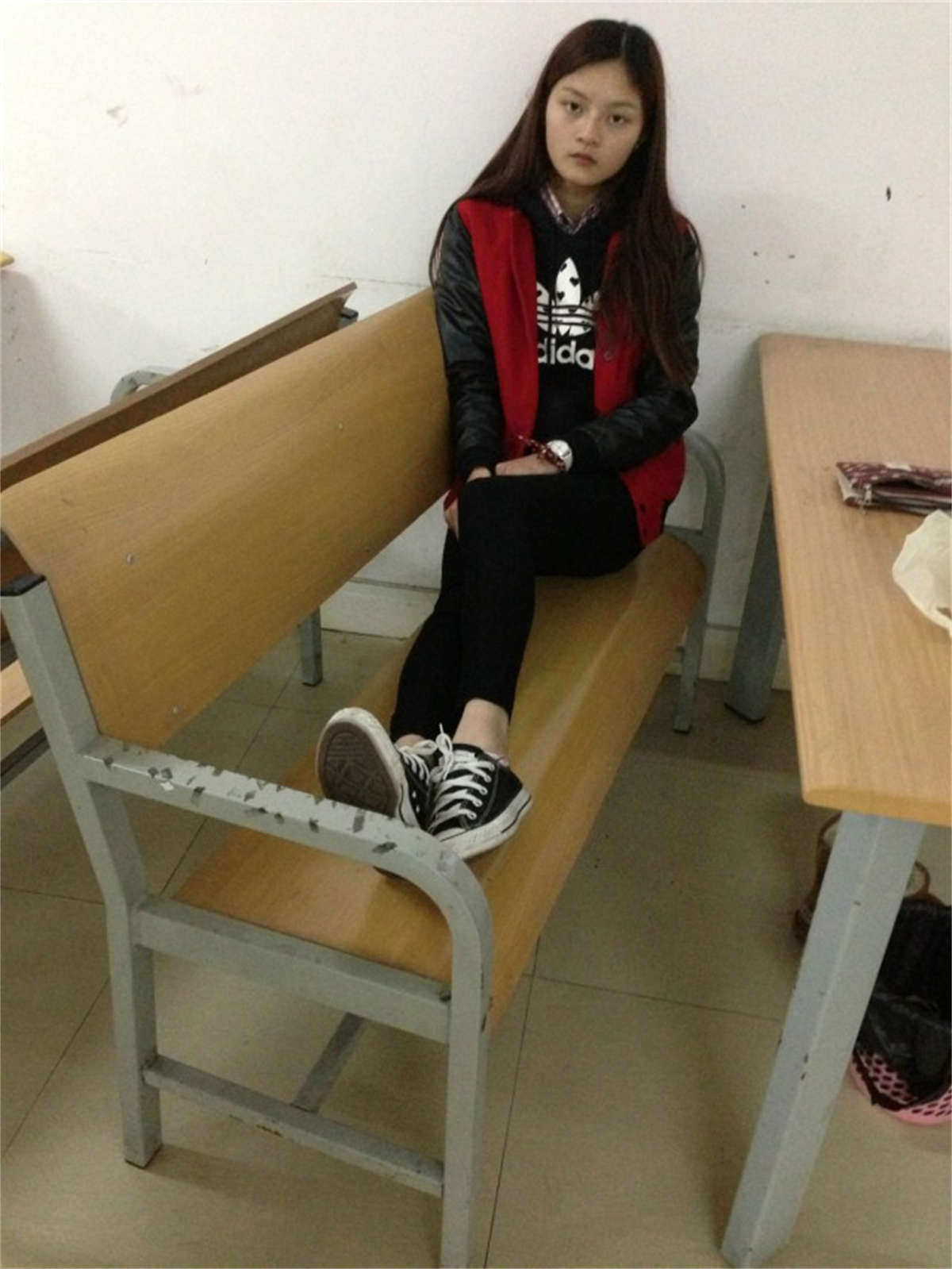 图片[2]-织梦行影摄影作品 第028期 教室棉袜帆布鞋-日更街拍