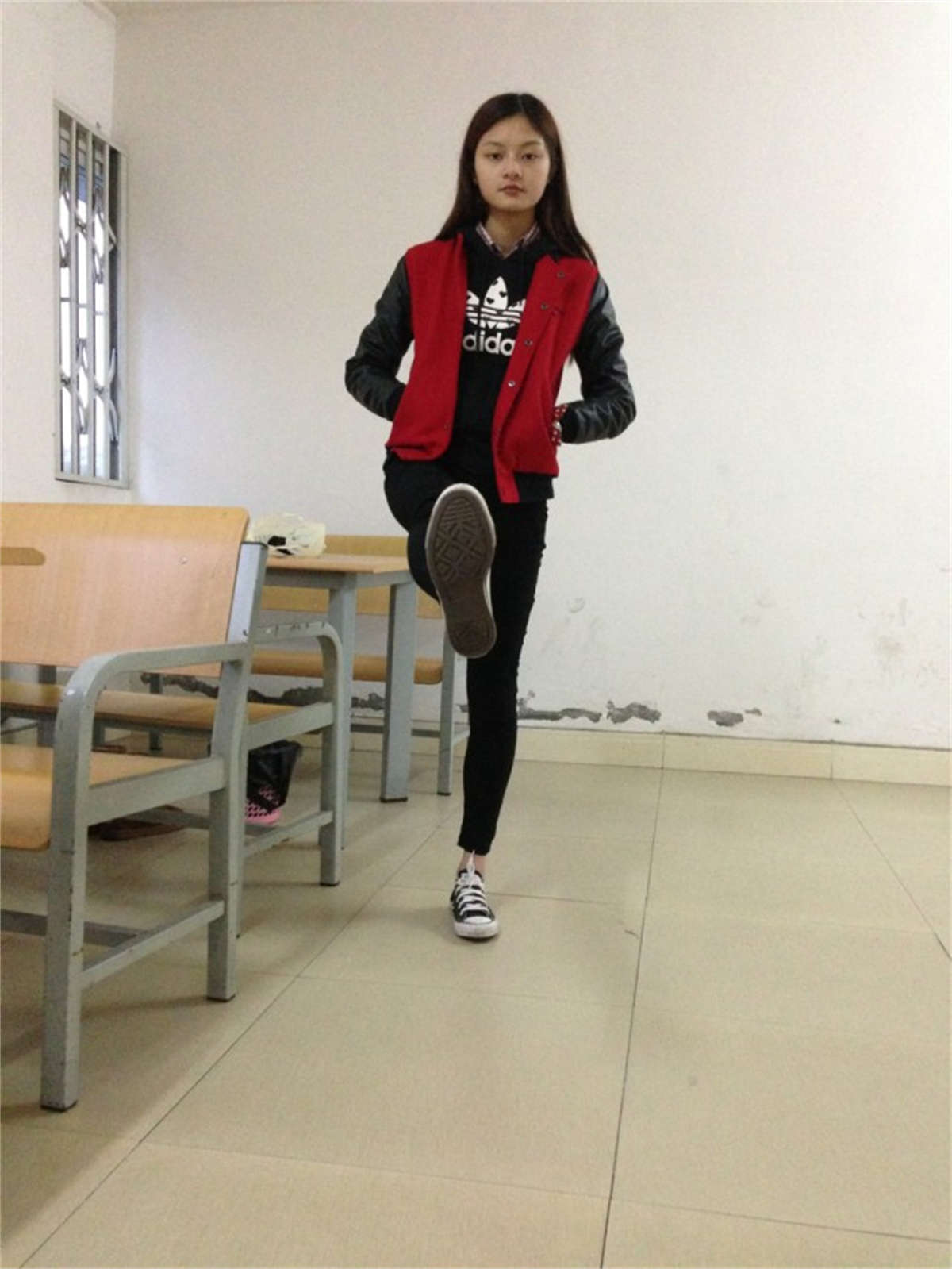 织梦行影摄影作品 第028期 教室棉袜帆布鞋-日更街拍
