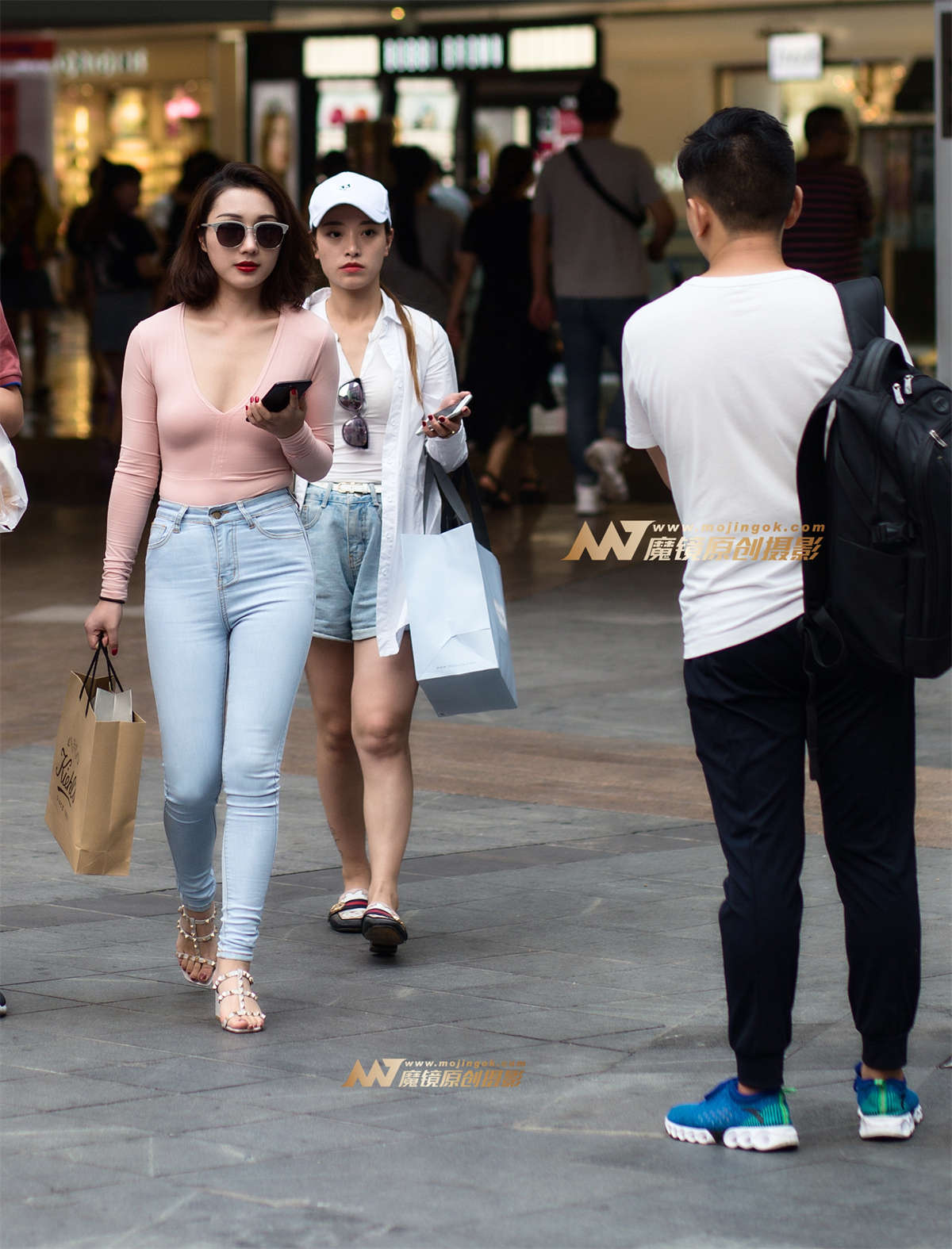 深V诱惑-日更街拍