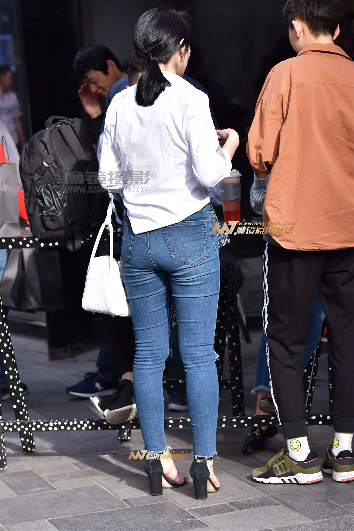 图片[2]-左手倒影赛帖：牛仔美臀性感美女-日更街拍