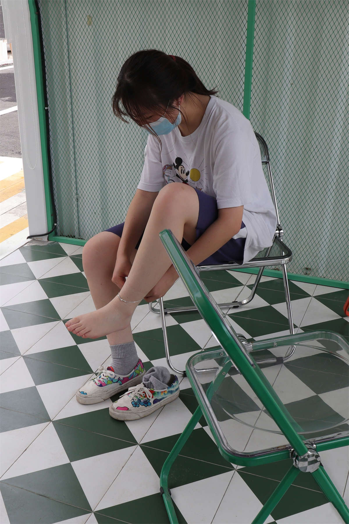 图片[2]-aapary摄影 No.114 两位刚刚高考生的超嫩白美脚-日更街拍