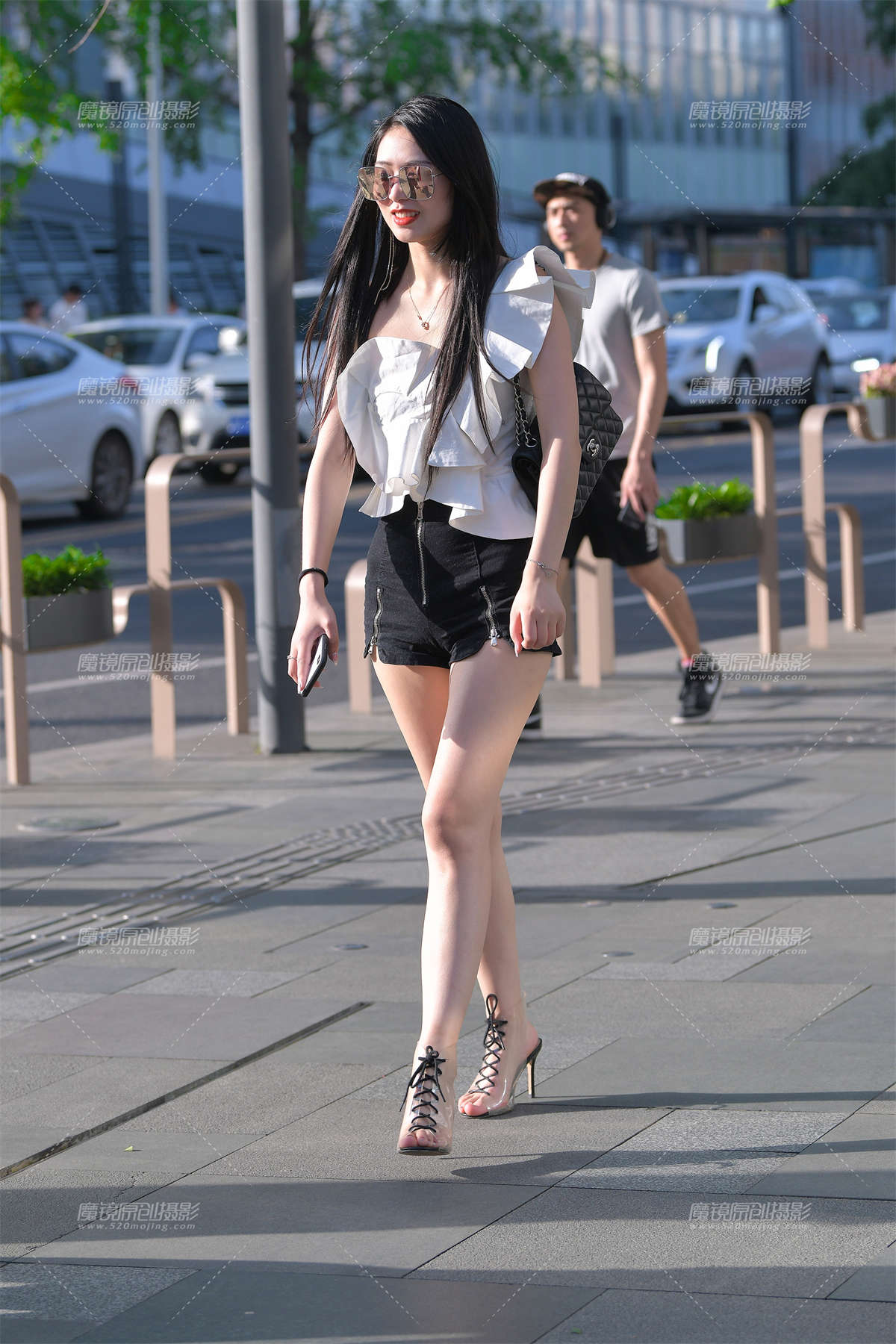 【视觉冲击赛贴】热裤，美腿小月牙美女-日更街拍