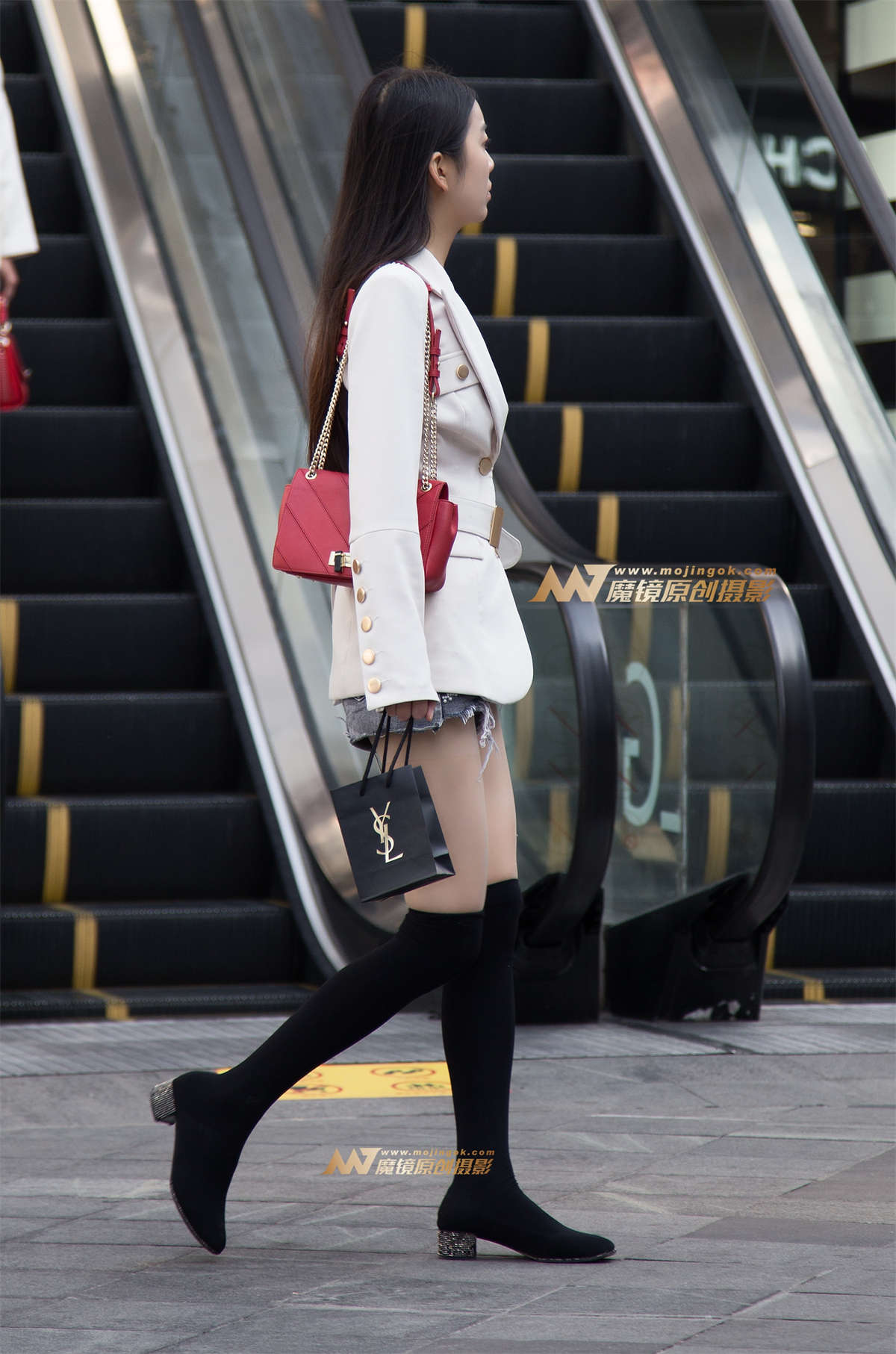 图片[2]-西服热裤淑女-日更街拍