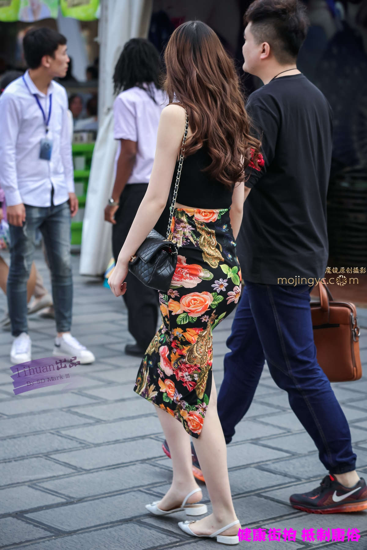 李欢原创-花裙美女，超S（18P）-日更街拍