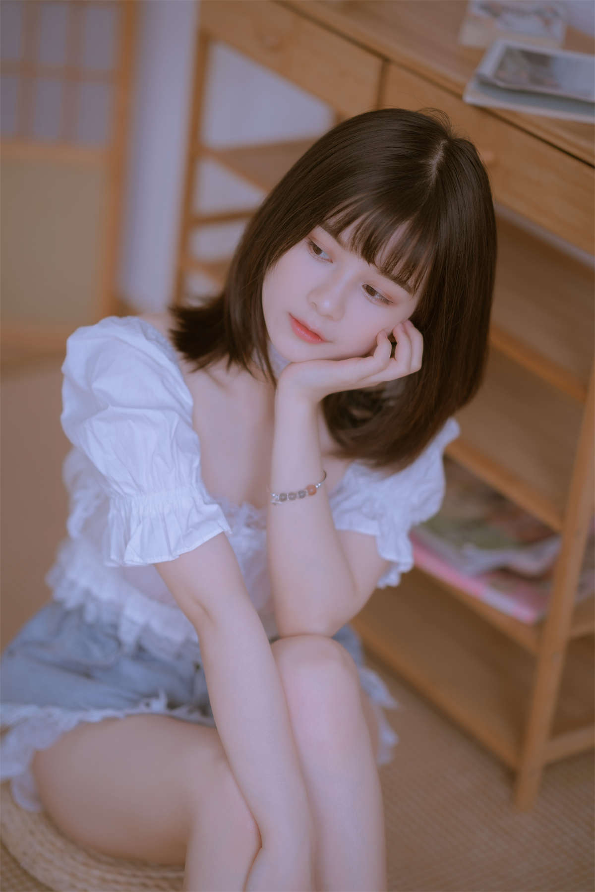 YITUYU艺图语 2023.02.26 邻家妹妹 猪壳是只居-日更街拍