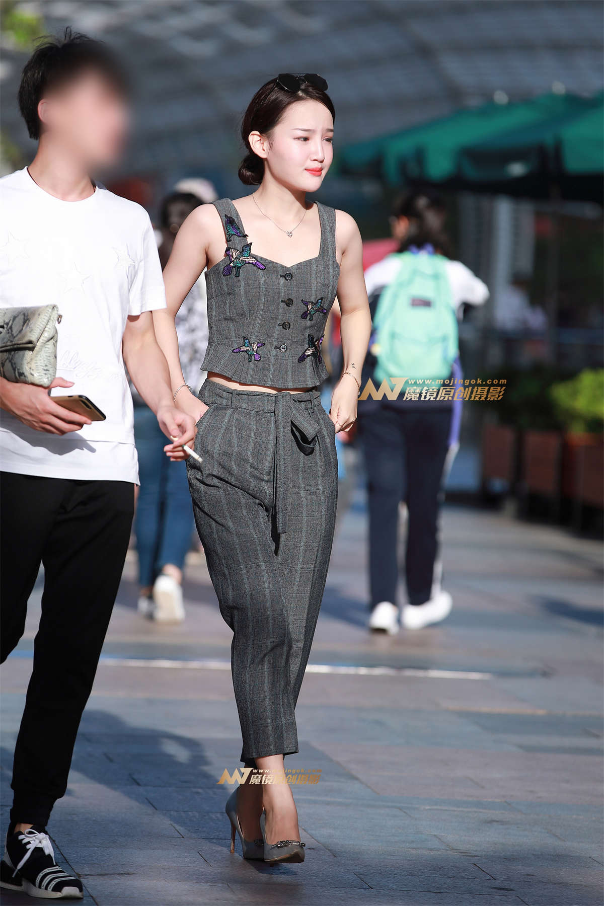 吊带，九分裤，精致美女-日更街拍
