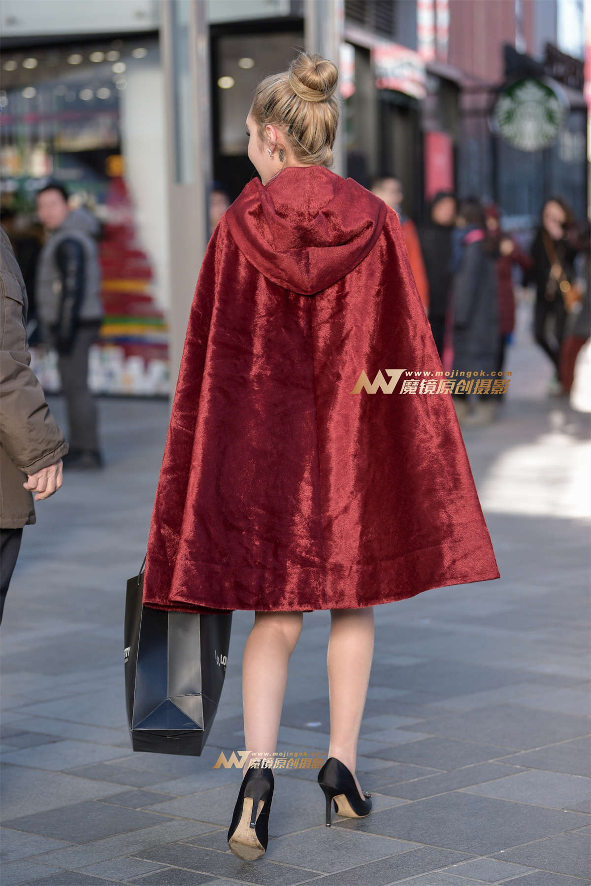 图片[2]-要时尚不要温度的艳妖美女-日更街拍