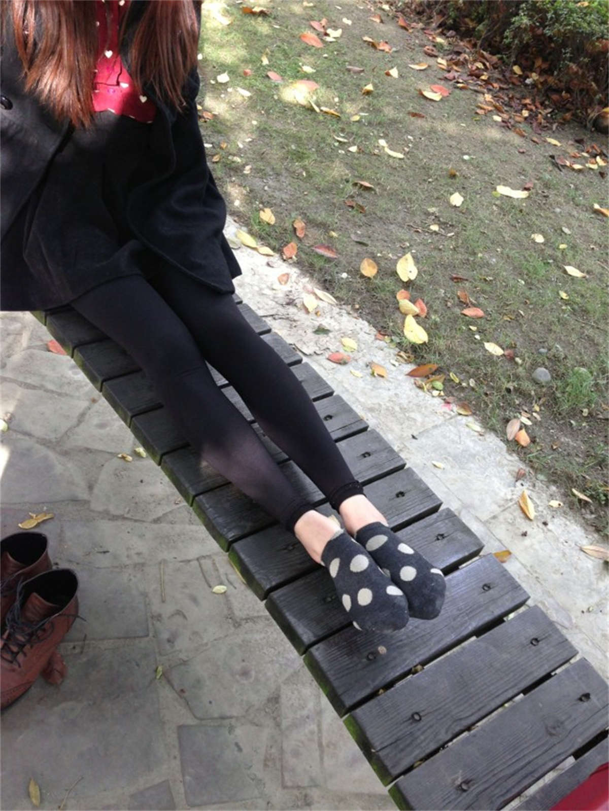 图片[2]-织梦行影摄影作品 第031期 木凳黑打底英伦鞋-日更街拍