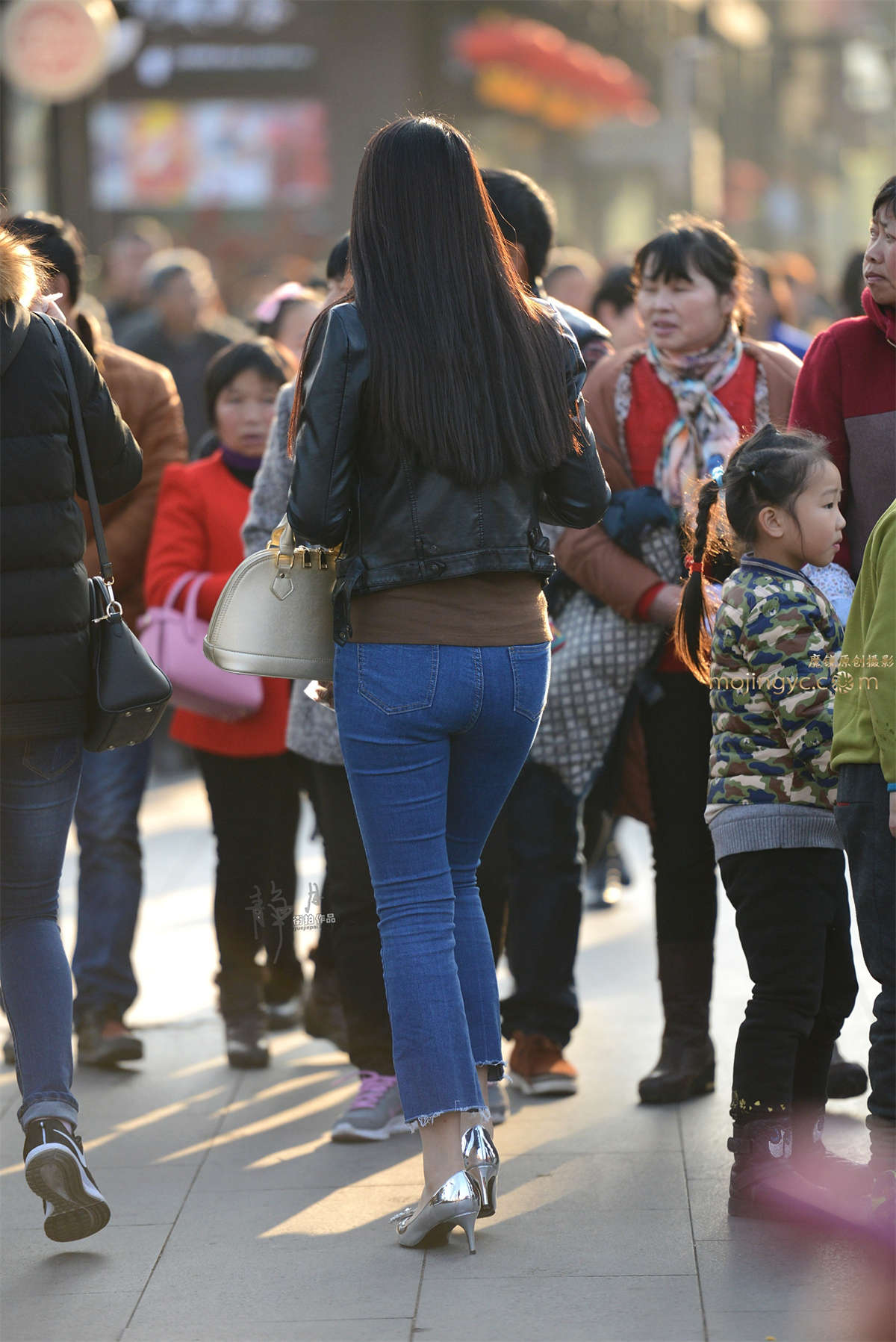 【静月街拍】蓝牛妹子-（14P）-日更街拍