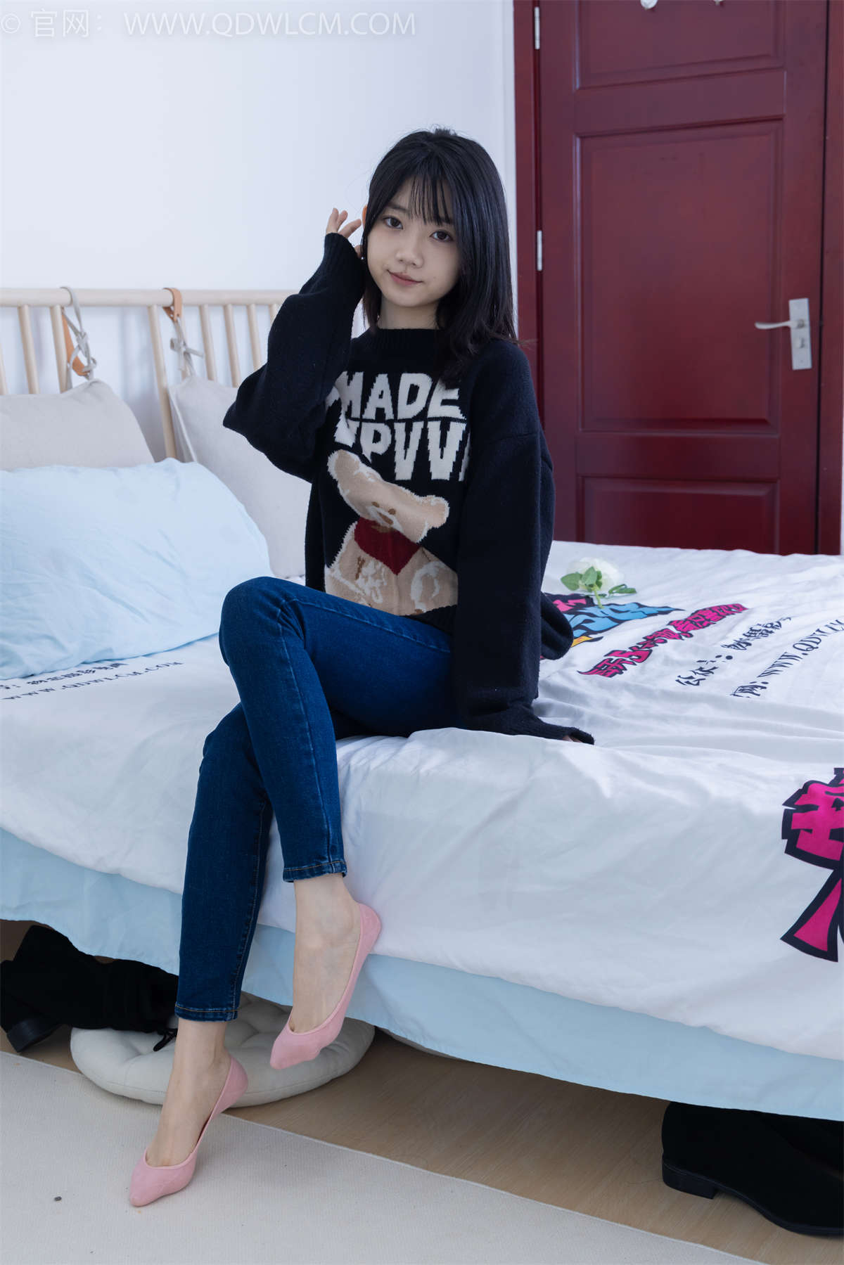 物恋传媒 NO.2135 欢欢-去流浪（盲盒2）-日更街拍