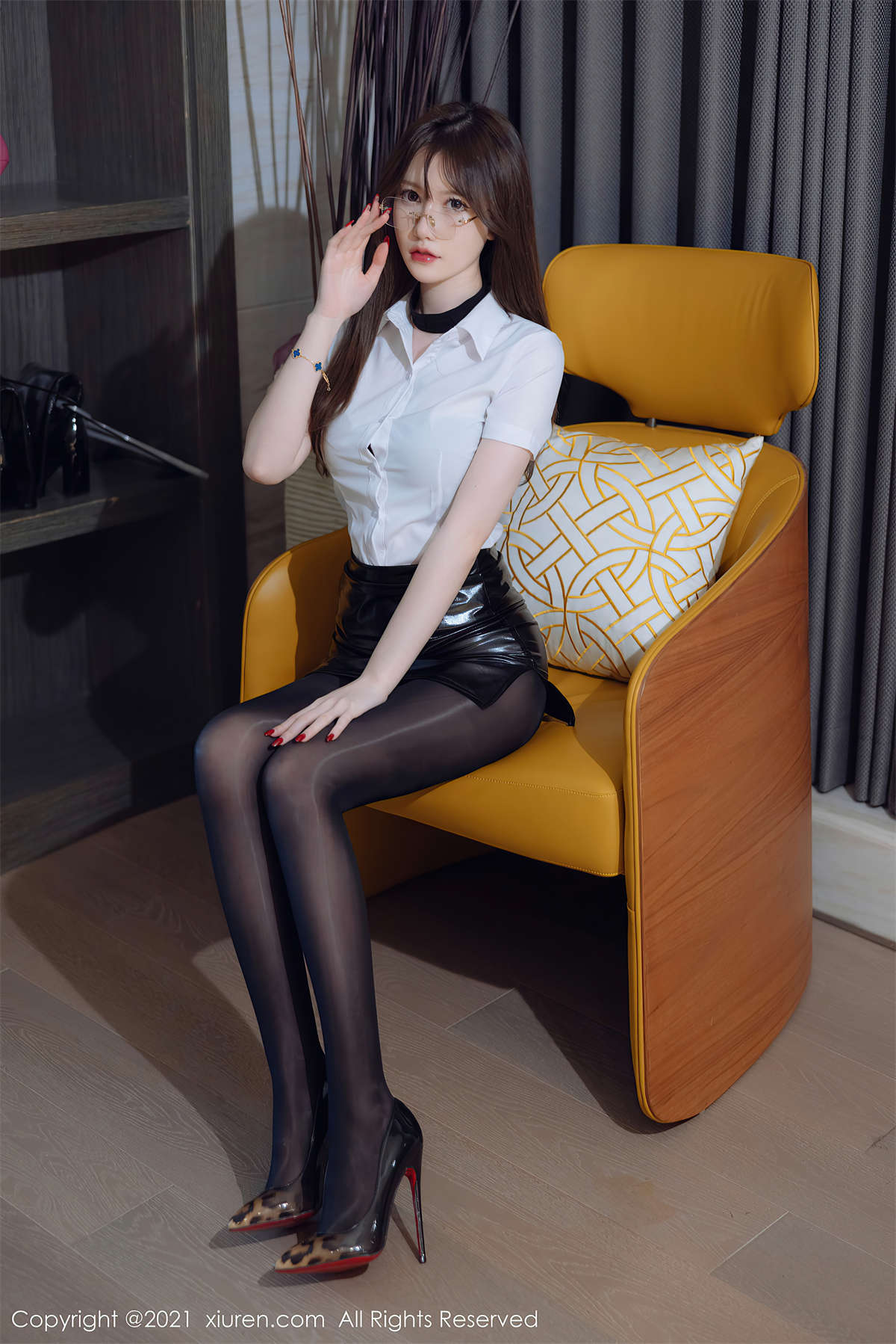 Xiuren秀人网 2021.12.28 NO.4395 美桃酱-日更街拍
