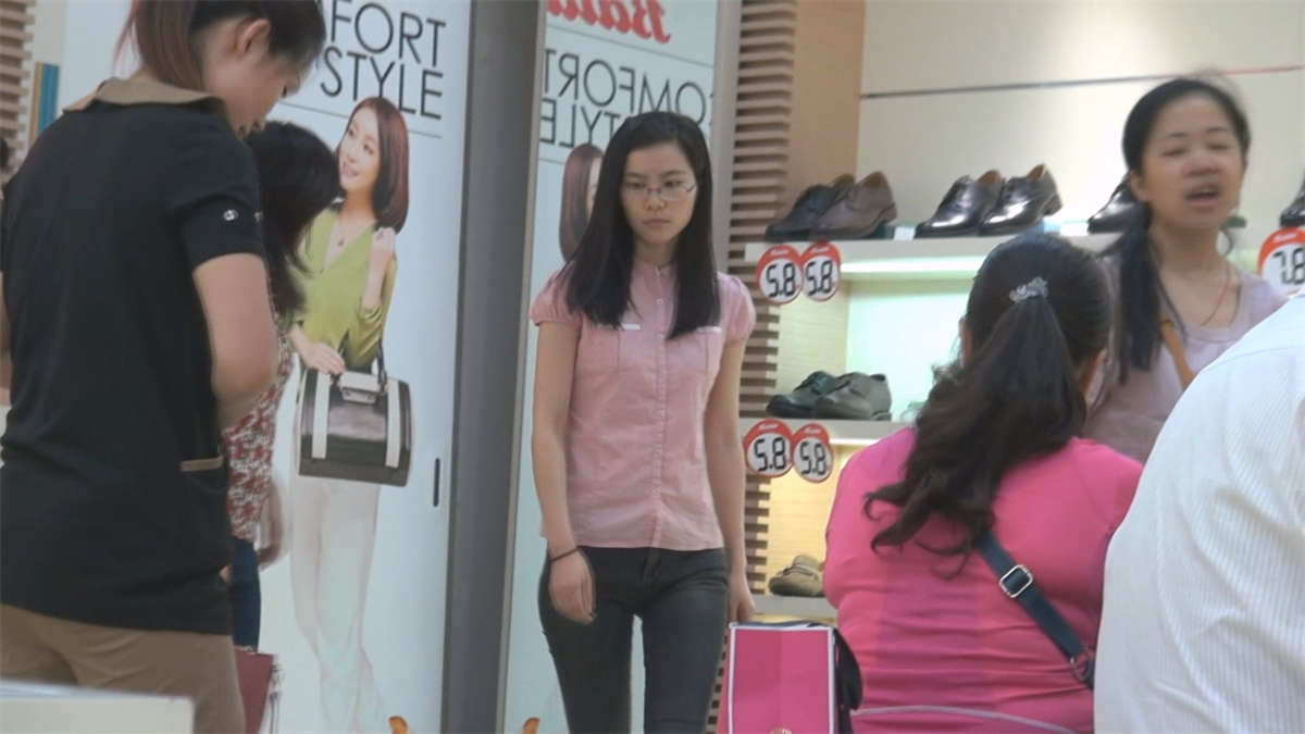 图片[2]-夏日里难得一见的精品素足，最后还穿上肉丝试鞋-日更街拍