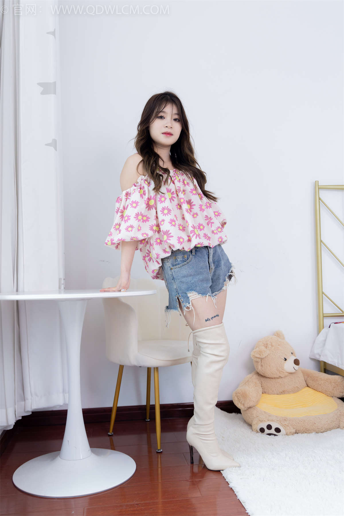 物恋传媒 NO.2136 闪闪-拥抱冬天（盲盒3）-日更街拍