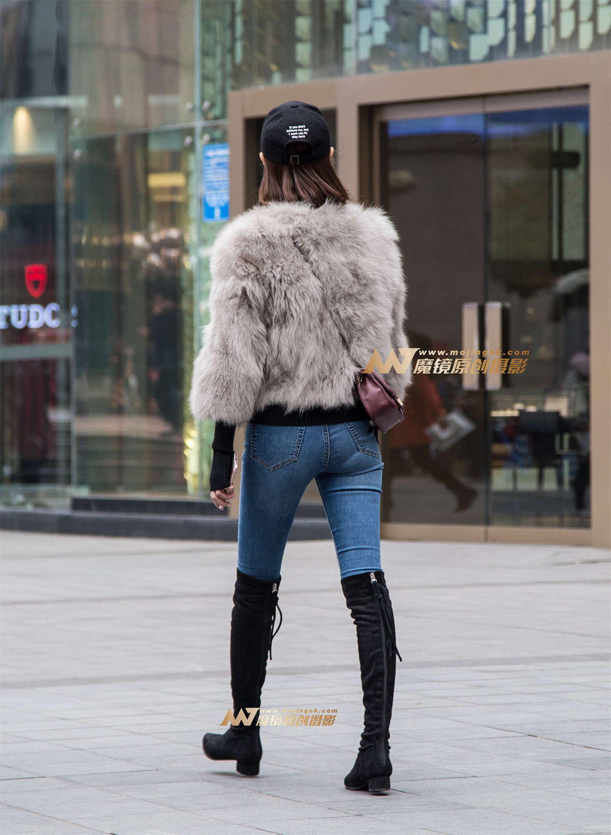 图片[2]-气质紧身牛仔美女-日更街拍