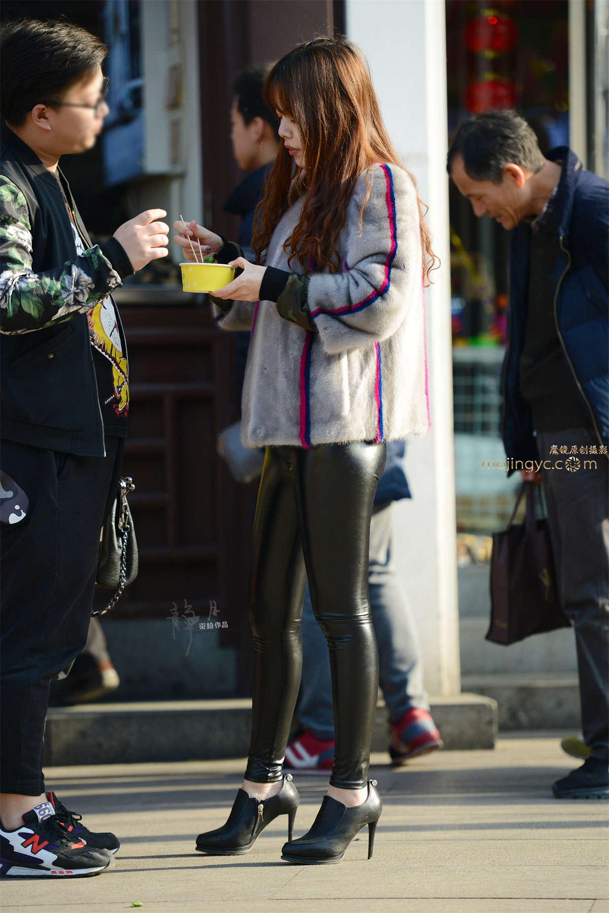 【静月街拍】皮裤少妇-（16P）-日更街拍