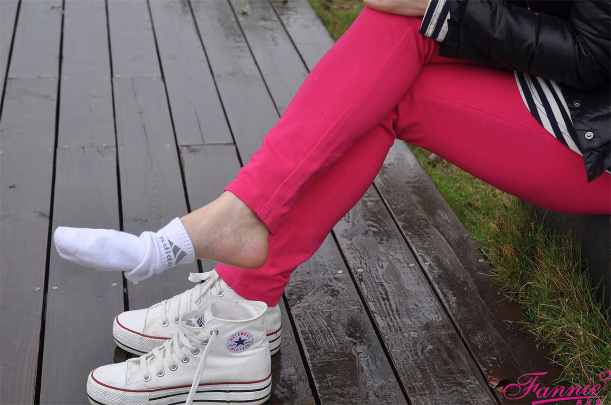 图片[2]-Fannie芬妮美足园NO.567 清明时节雨纷纷（裸足）-日更街拍