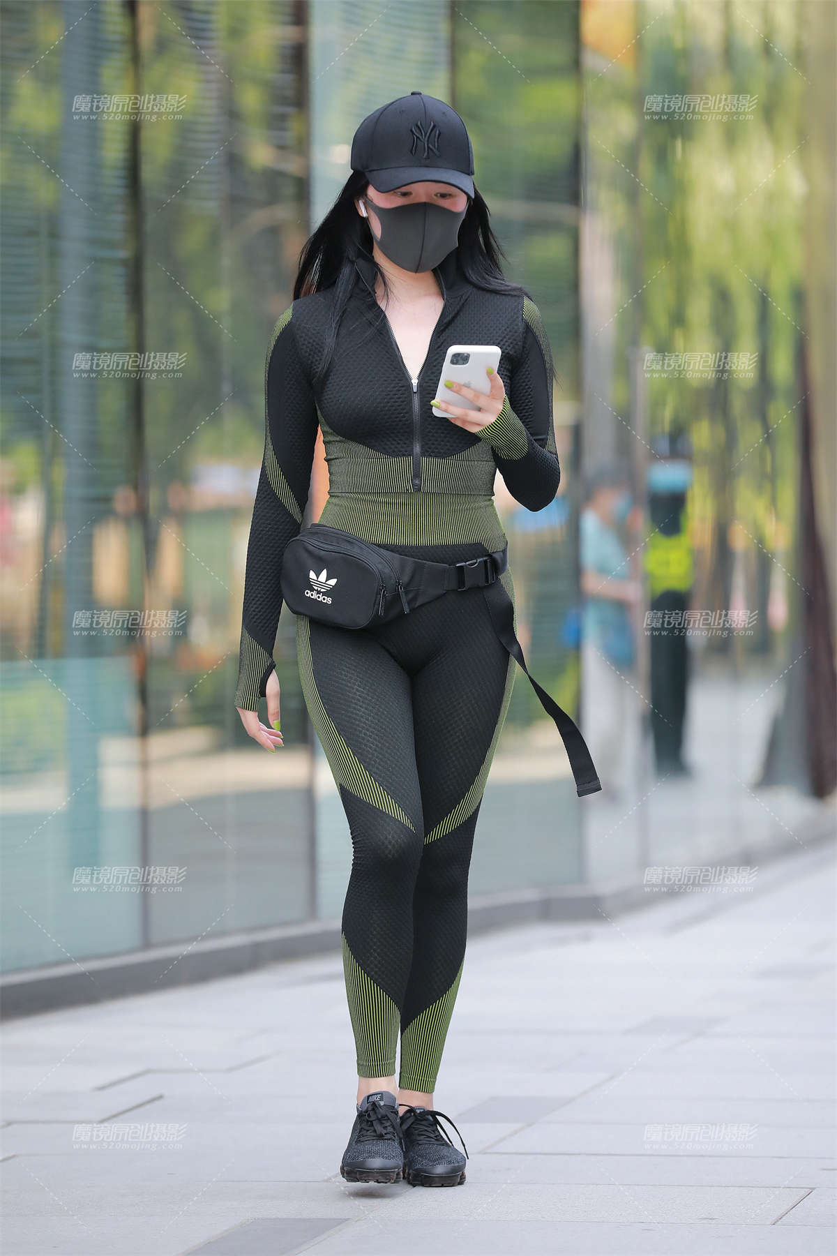 【玻璃赛帖】搭讪紧身裤小姐姐-日更街拍