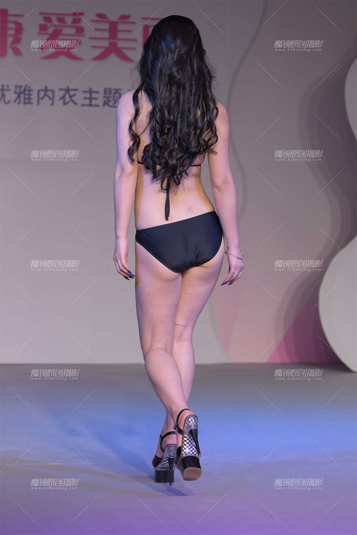 图片[2]-性感，黑色连体比基尼-日更街拍