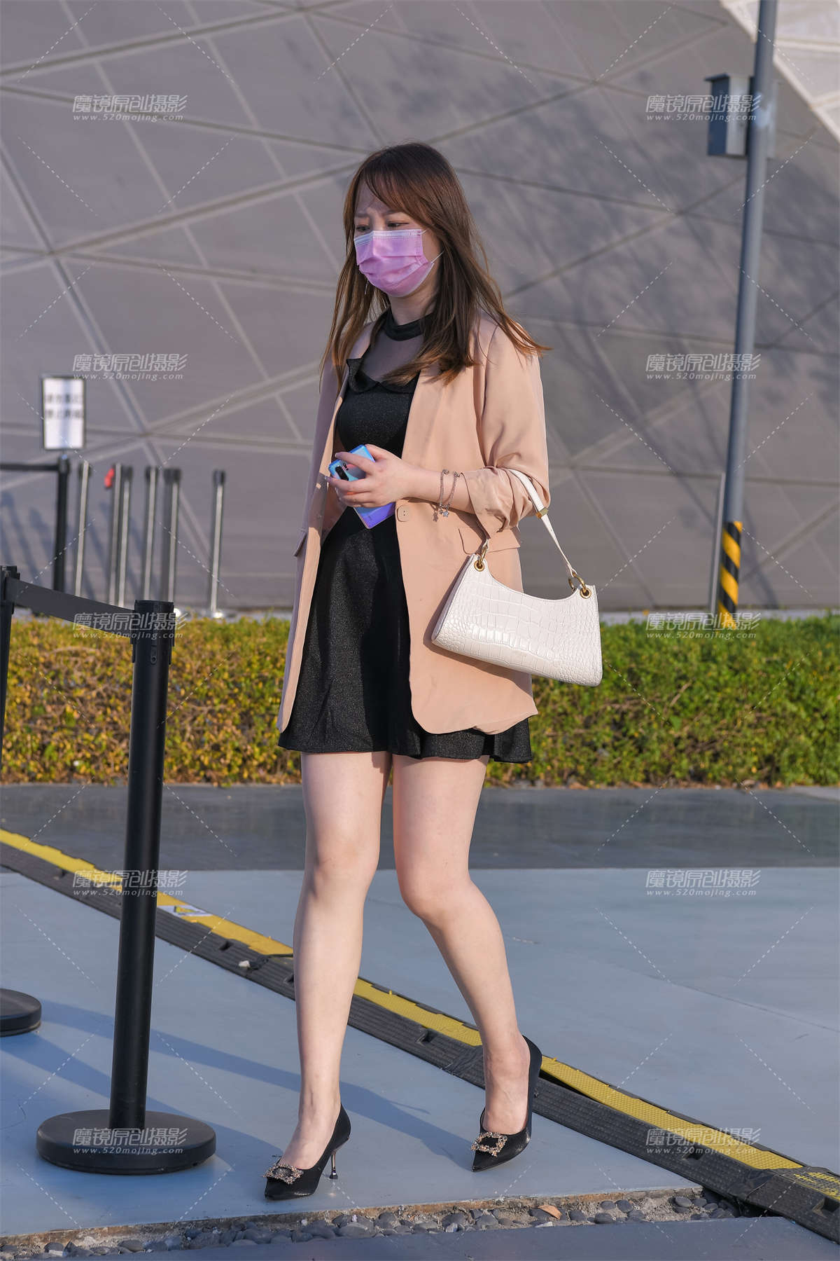 黑高跟美腿丽人-日更街拍