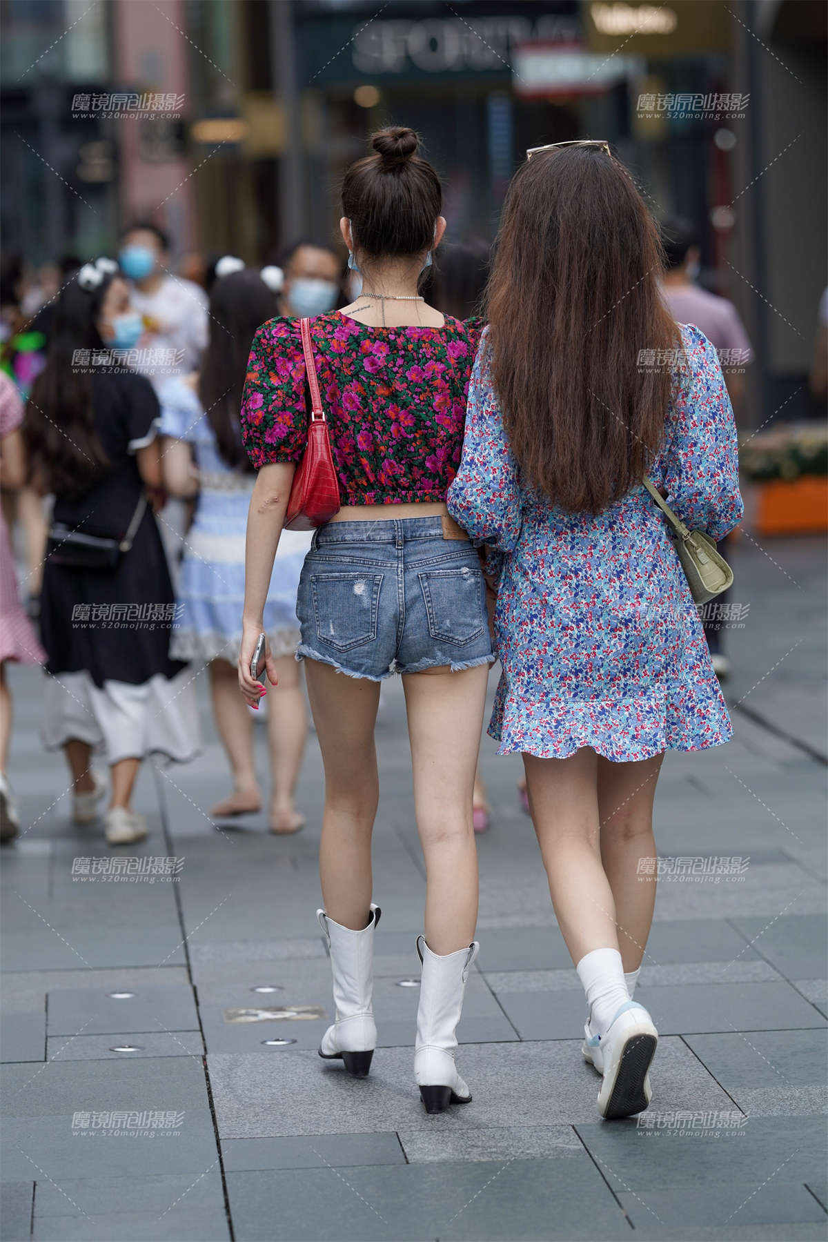 图片[2]-热裤女孩-日更街拍