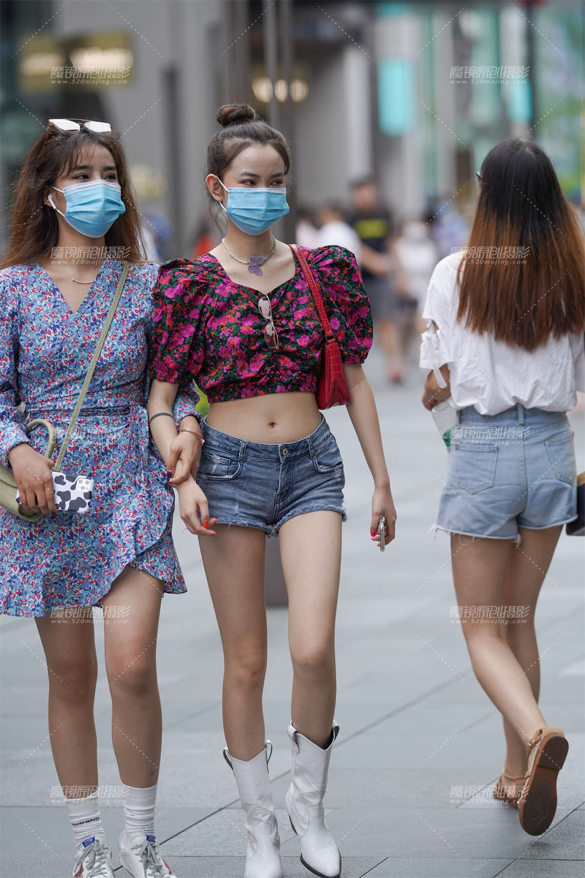 热裤女孩-日更街拍