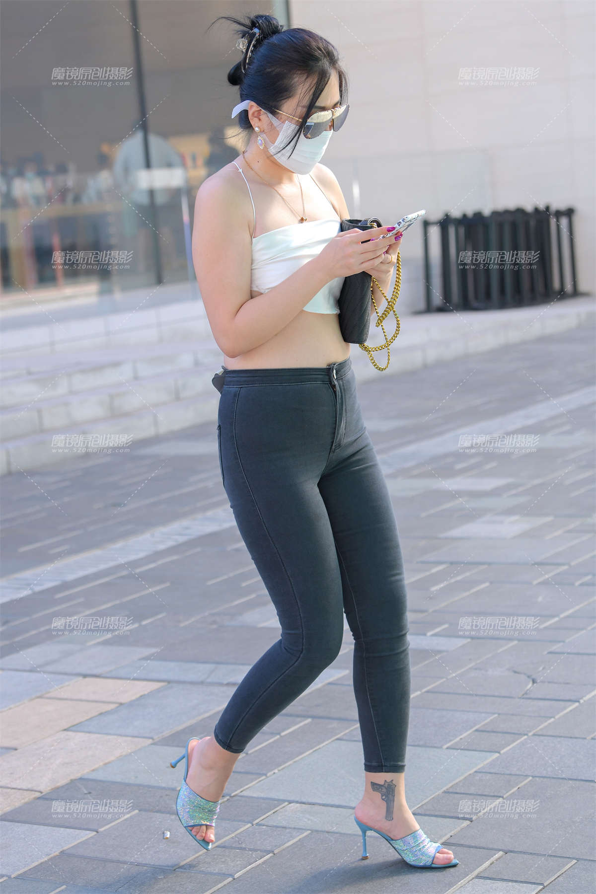 图片[2]-【街拍之魂赛帖】时尚露背大紧牛-日更街拍