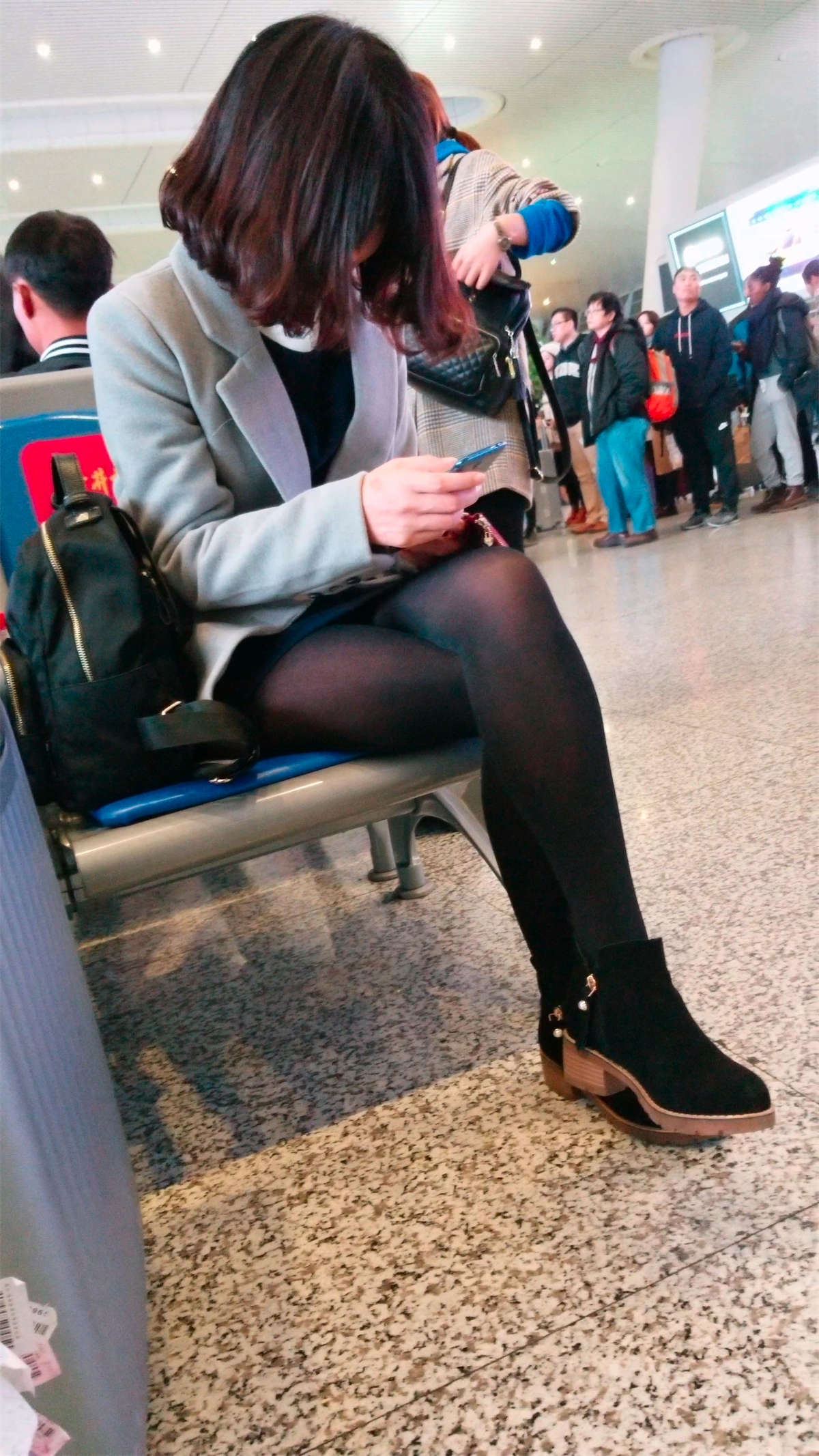 图片[2]-性感黑丝袜美腿小姐姐-日更街拍