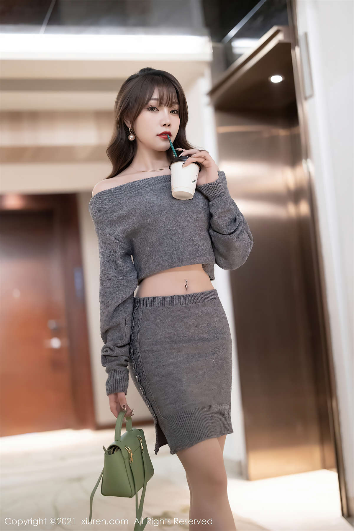 Xiuren秀人网 2021.11.18 NO.4239 芝芝Booty-日更街拍