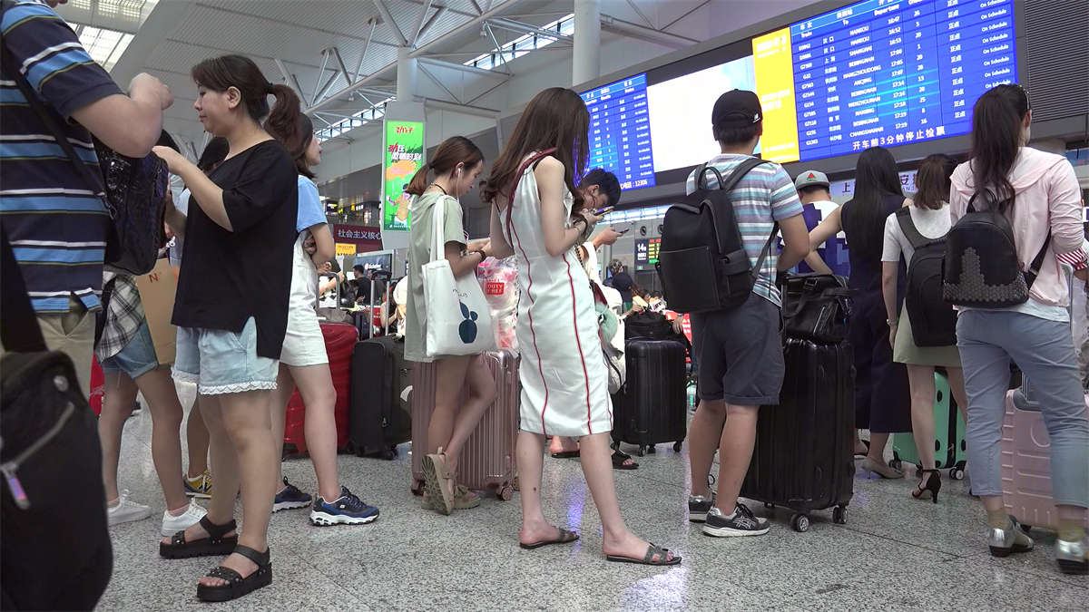 图片[2]-美少女联合出动，同型美足同款凉拖第1期-日更街拍