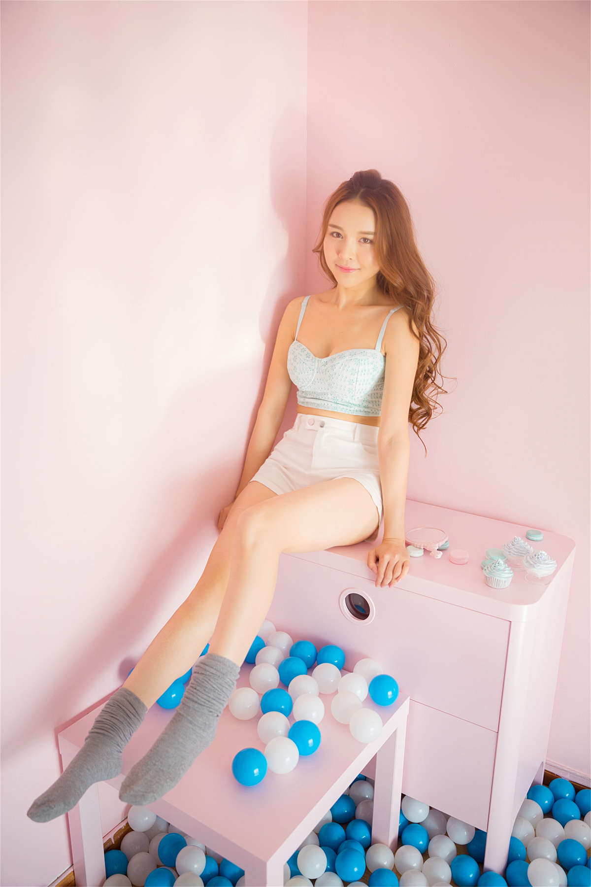 图片[2]-YALAYI雅拉伊2024.02.19 No.1111 窈窕佳人-日更街拍