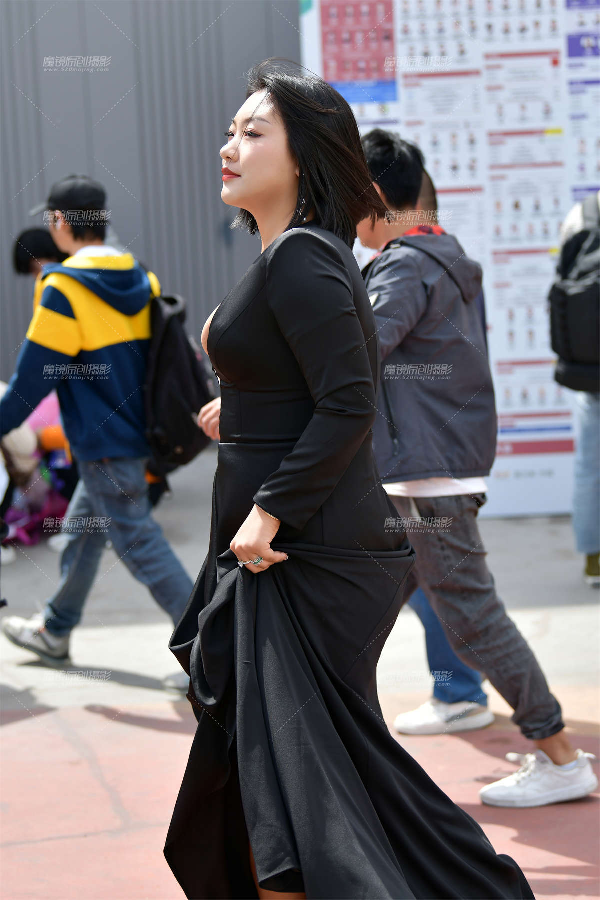 ★气质汹涌长裙美女-日更街拍