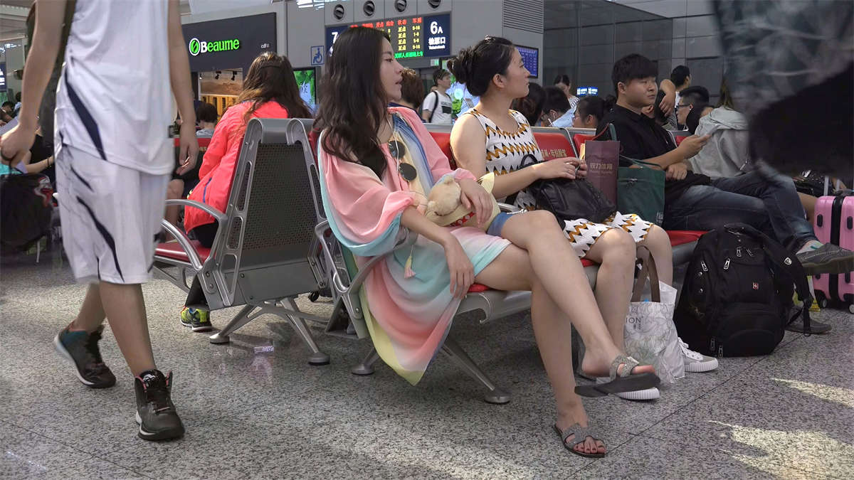 美少女联合出动，同型美足同款凉拖第2期-日更街拍