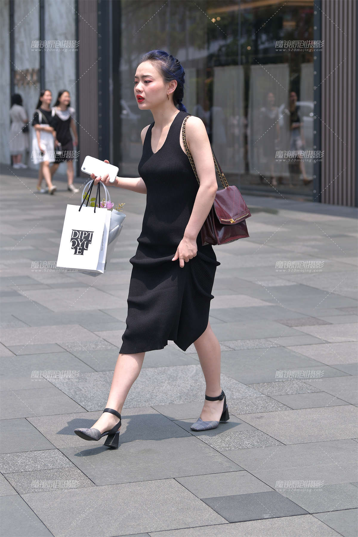 性感开叉，针织包臀裙__-日更街拍