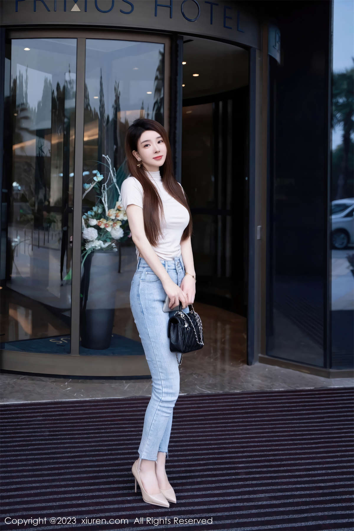 图片[2]-Xiuren秀人网 2023.10.31 No.7586 雨儿-日更街拍