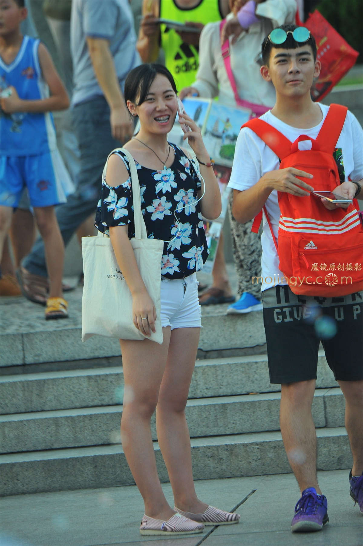 图片[2]-2016-08-15紧身白短裤美臀美眉87张-日更街拍