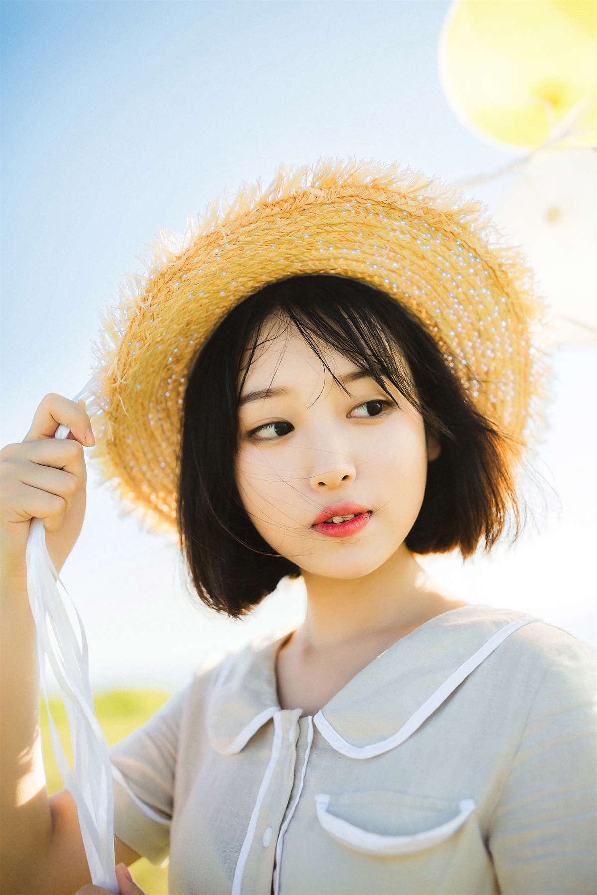 YITUYU艺图语 2023.04.20 你深邃的眼眸犹如漫天星辰坠入大海 四月青夏插图1