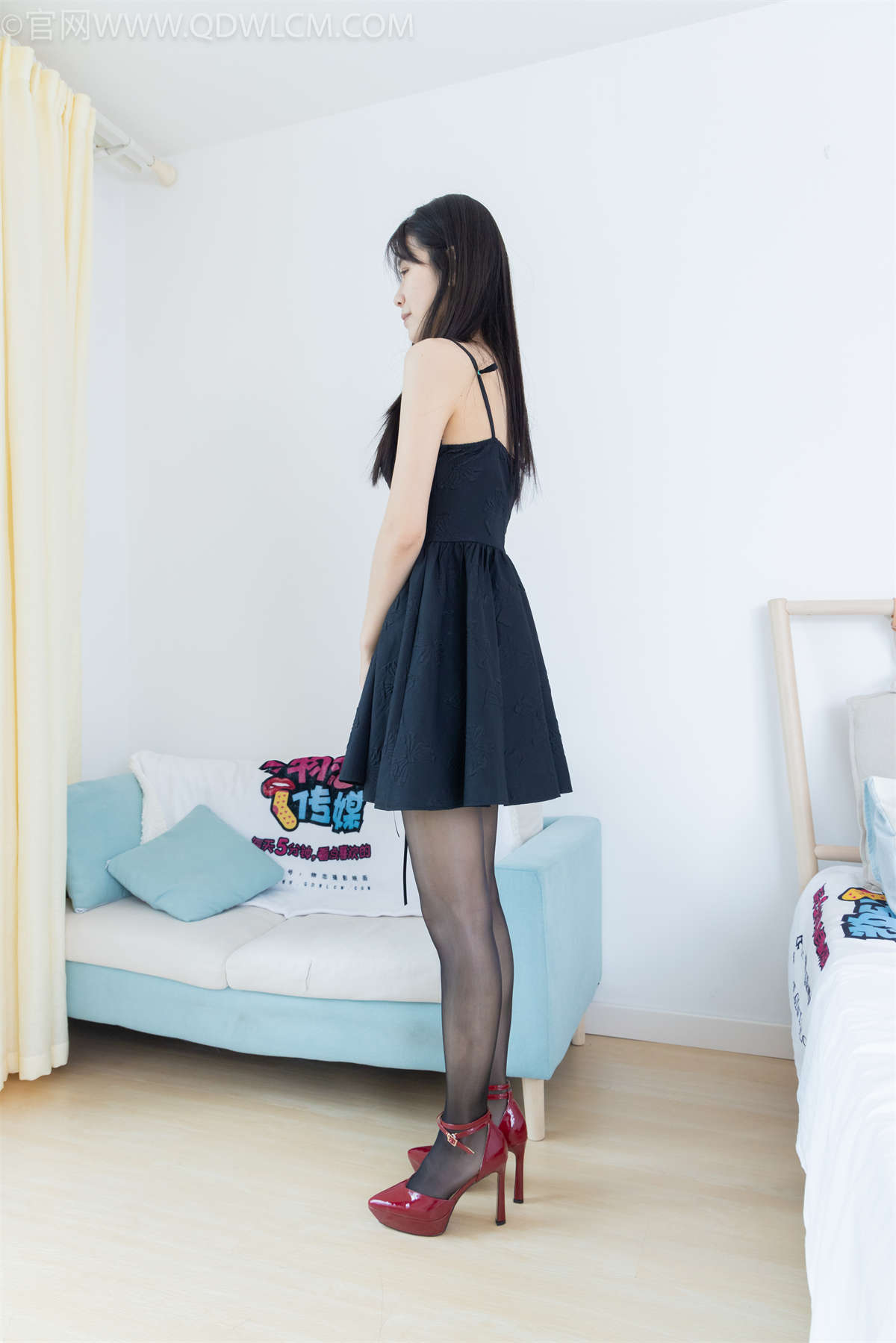 图片[2]-物恋传媒 NO.2140 菜菜-恬恬的你-日更街拍