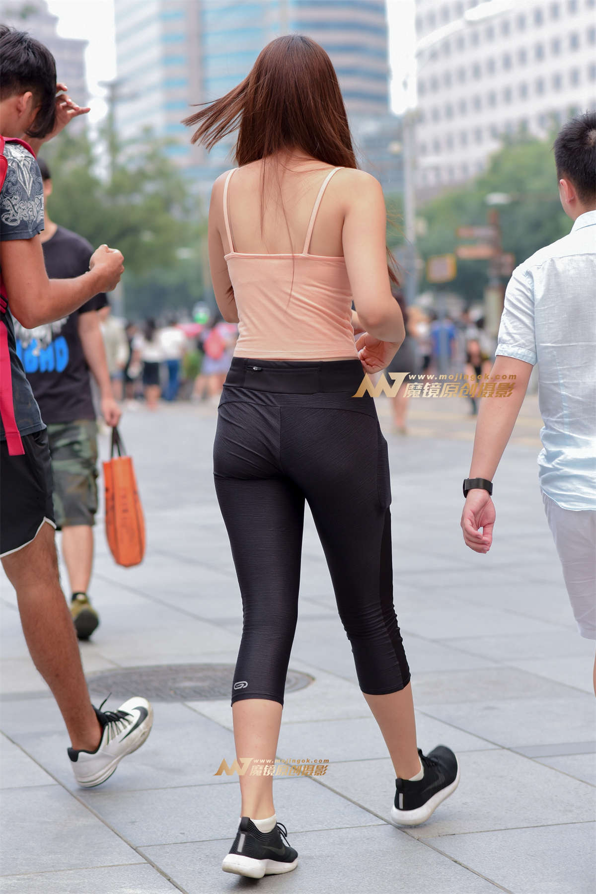 瑜珈裤（背影）-日更街拍